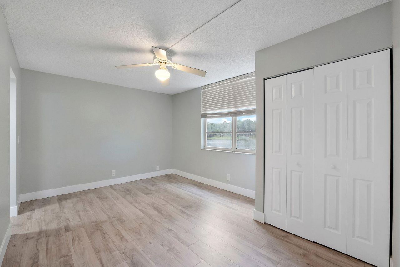9450 Poinciana Place, Unit 211, Davie, FL 33324 Photo