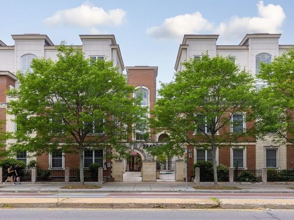 2440 Massachusetts Avenue, Unit 3, Cambridge, MA 02140