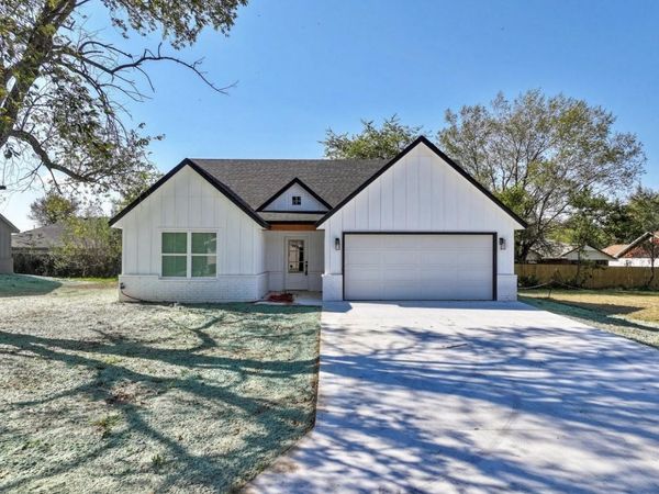 104 Zachary Drive , Grove, OK 74344