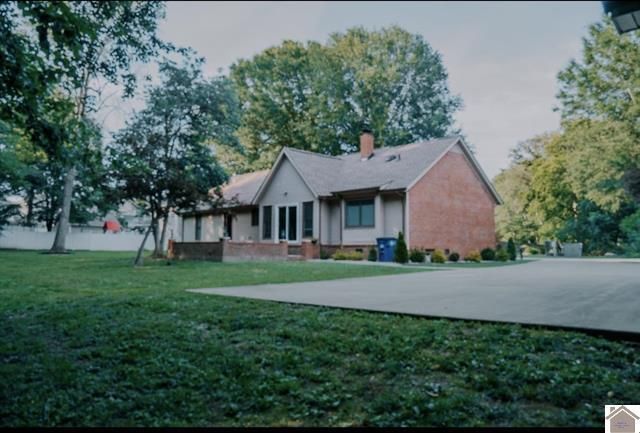 220 Valiant Drive, Paducah, KY 42001 Main Photo