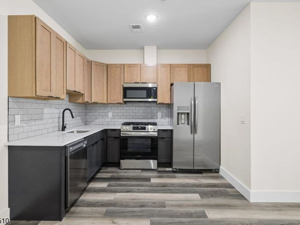 448 S Orange Ave, Unit 203, Newark, NJ 07103
