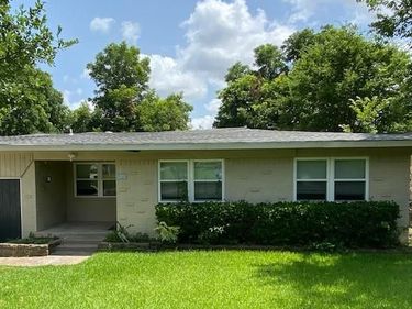 2125 Forest Oaks Drive, Dallas, TX 75228