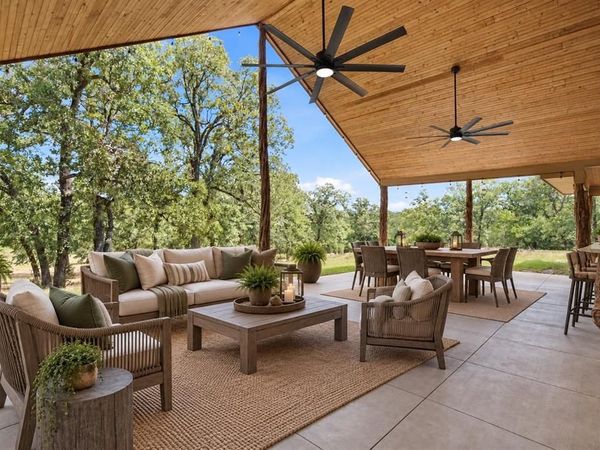 722 Three Skillet Road, Springtown, TX 76082