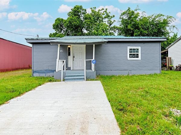 109 W Marsalis Street , Celeste, TX 75423
