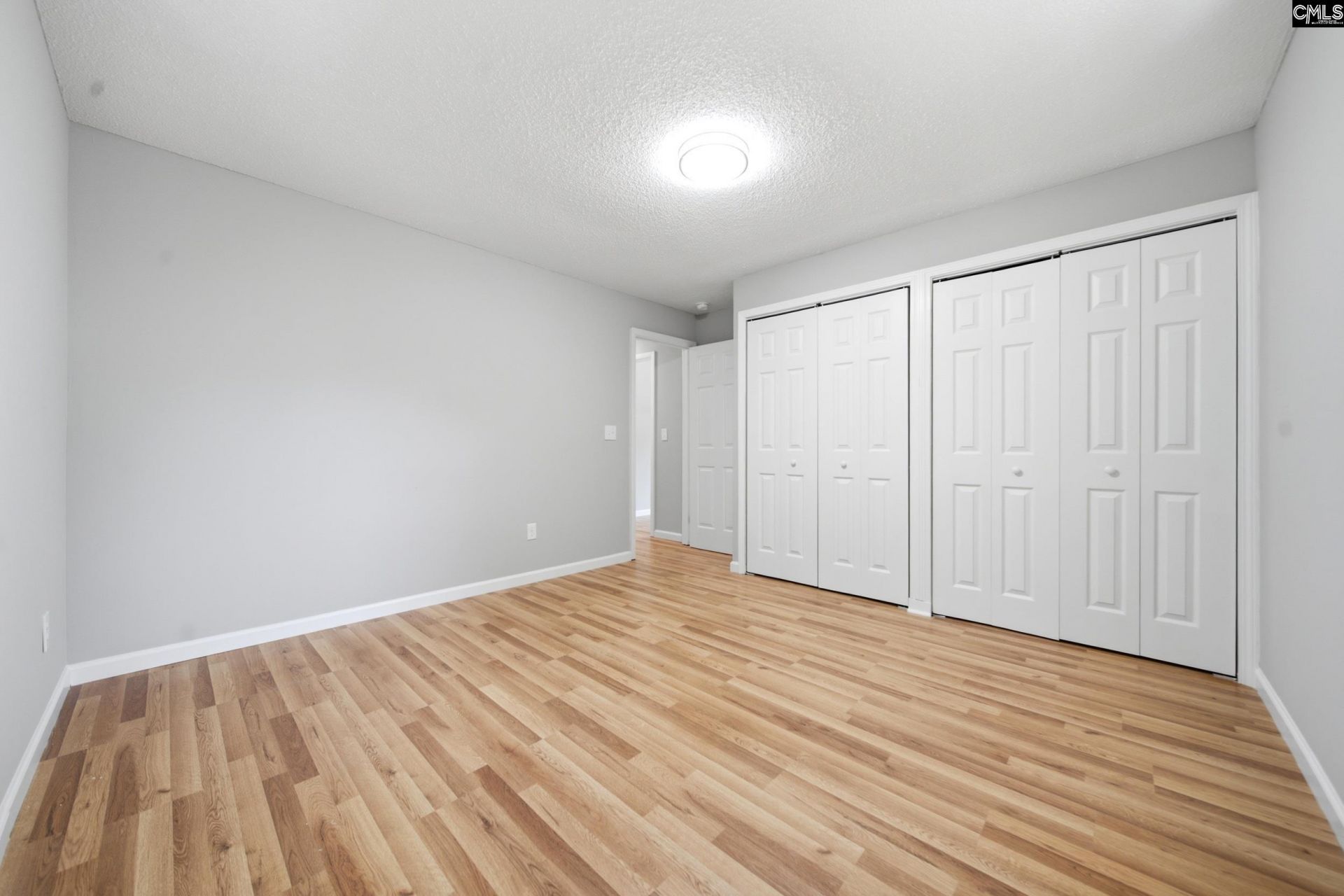 1040 E Sherwood Drive  Photo 12