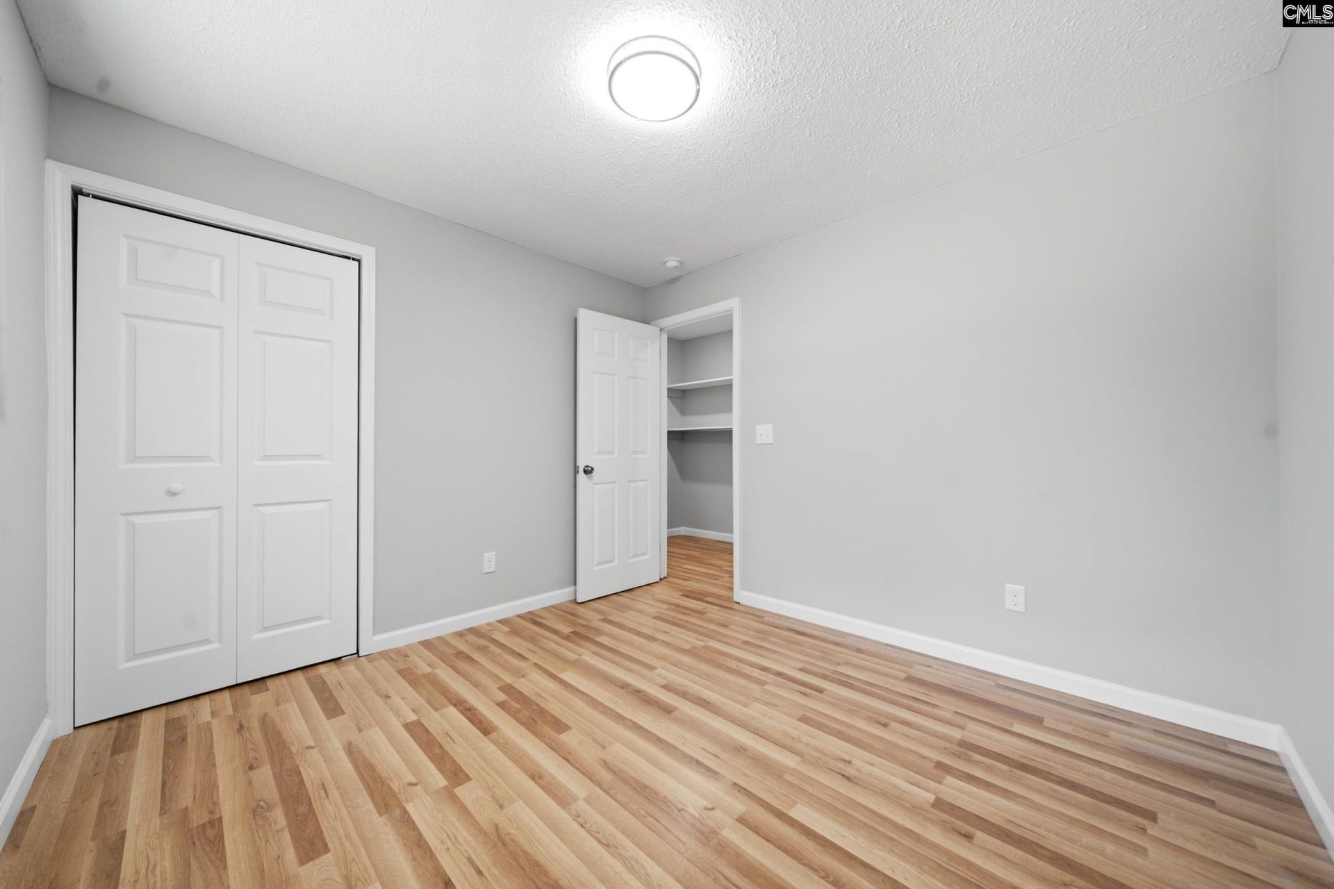 1040 E Sherwood Drive  Photo 14