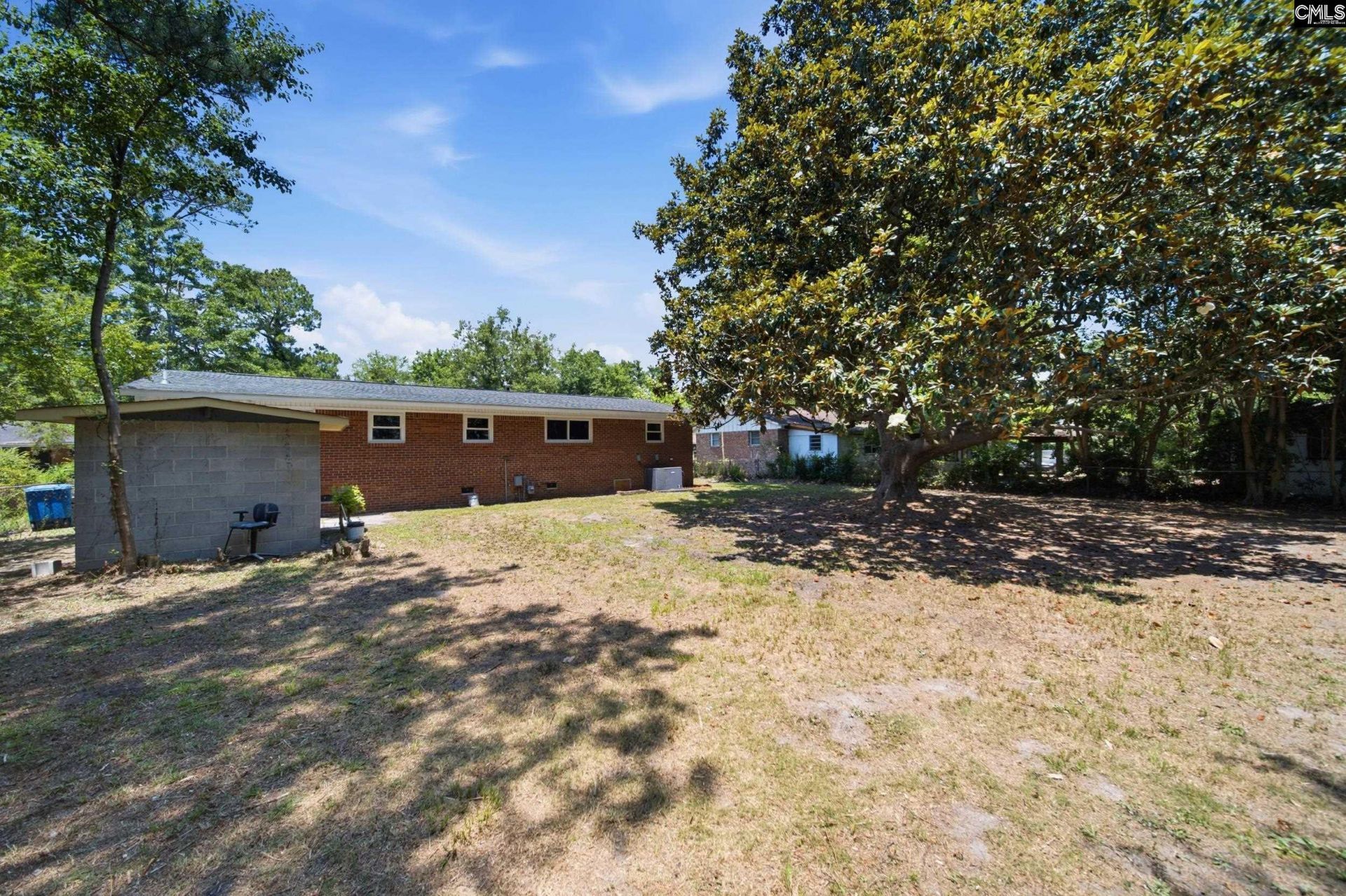 1040 E Sherwood Drive  Photo 24