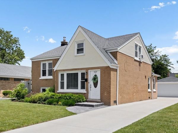1637 Norfolk Avenue , Westchester, IL 60154