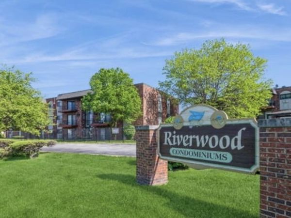 13715 S Stewart Avenue S, Unit 3w, Riverdale, IL 60827