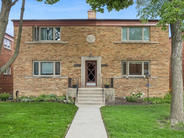 Unit 1, River Forest, IL 60305