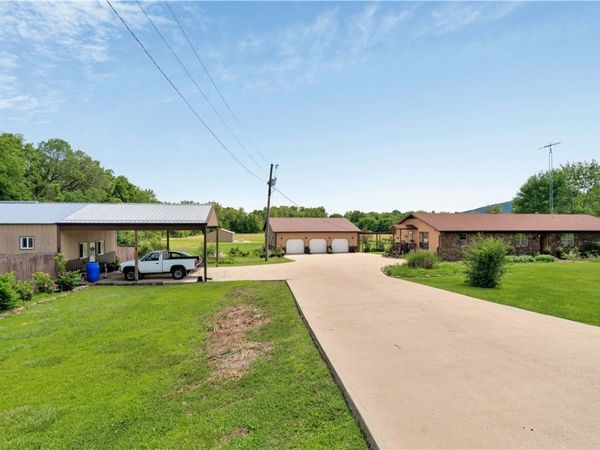 11023 Illinois Chapel Road , Prairie Grove, AR 72753