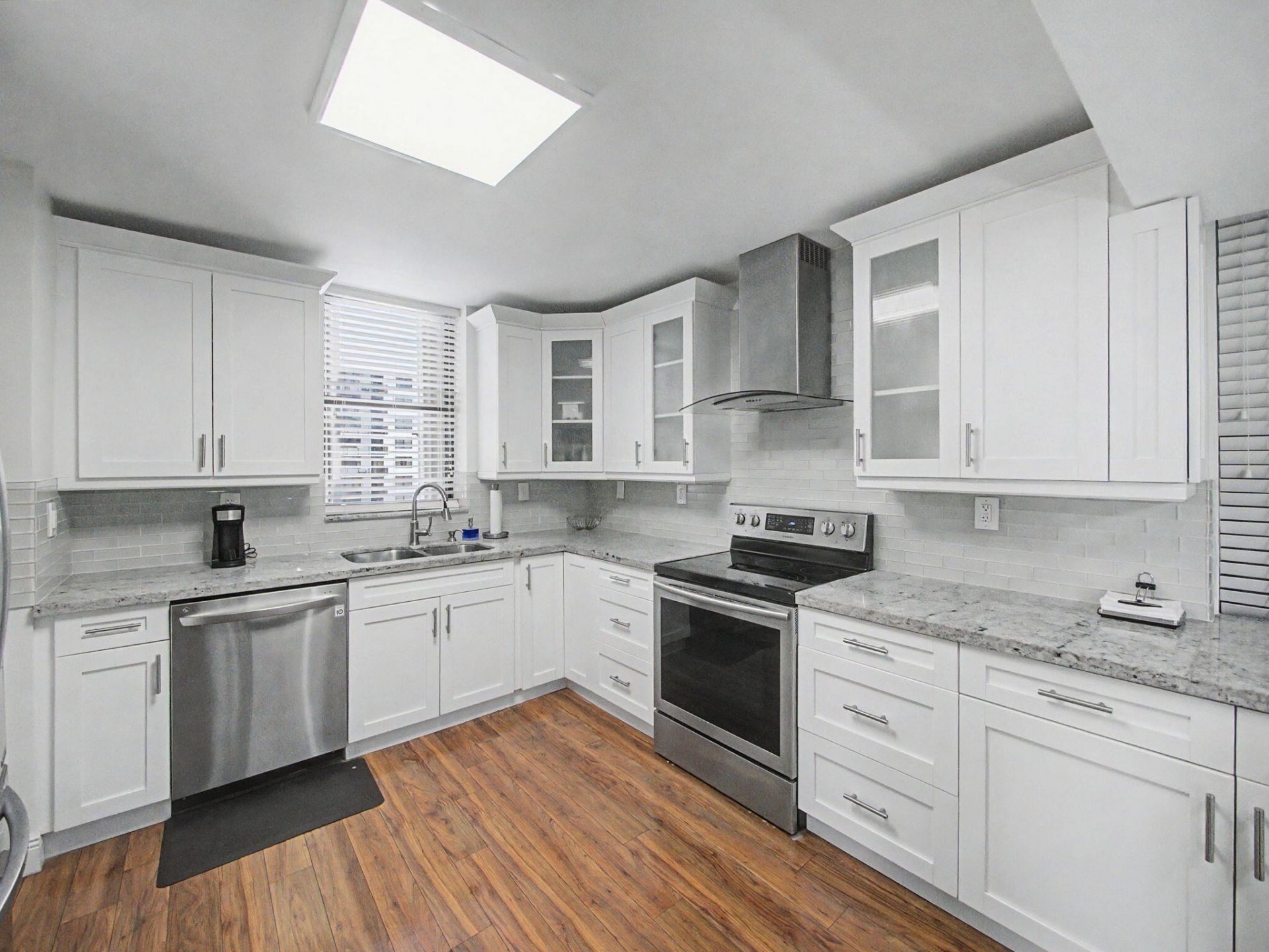 18181 NE 31st Court, Unit 1807, Aventura, FL 33160 Photo