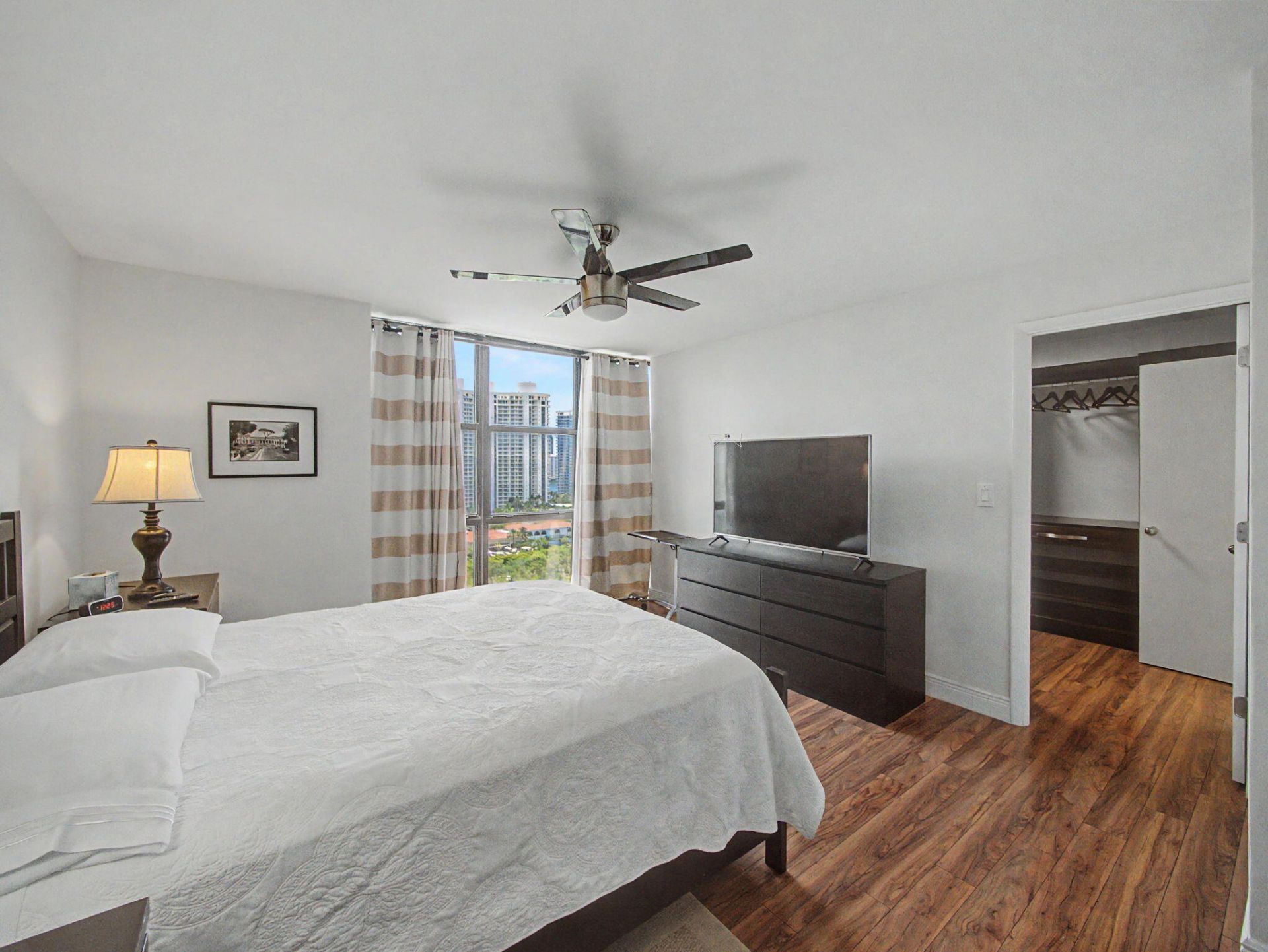 18181 NE 31st Court, Unit 1807, Aventura, FL 33160 Photo