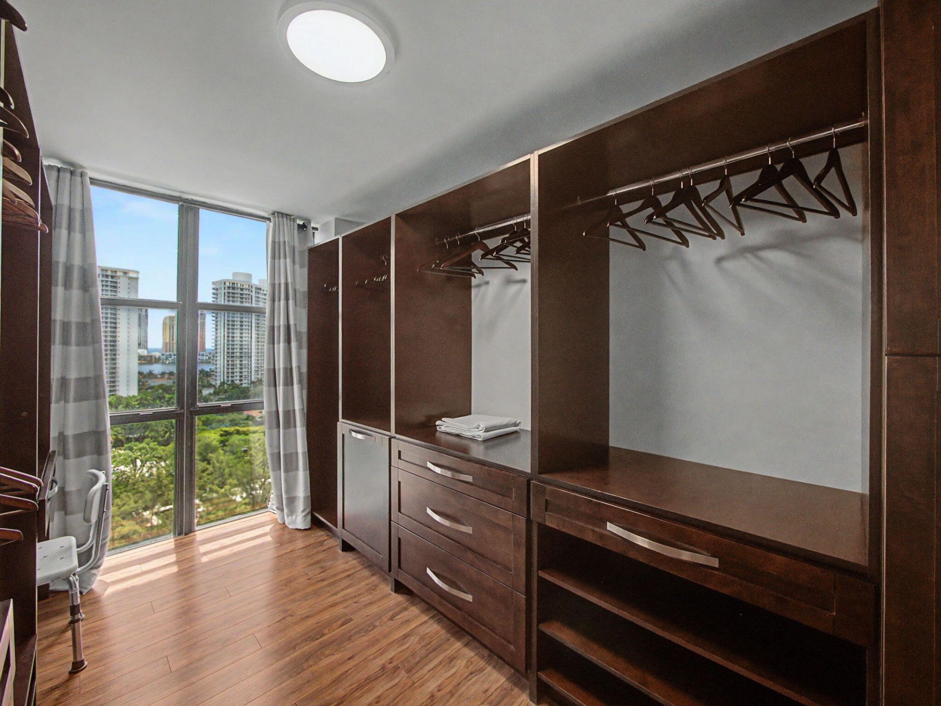 18181 NE 31st Court, Unit 1807, Aventura, FL 33160 Photo