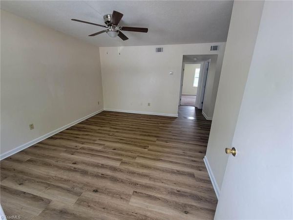 3985 E NC Highway 268 , Pilot Mountain, NC 27041