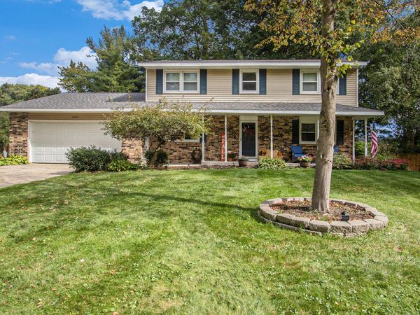16242 Suffolk Drive, Spring Lake, MI 49456