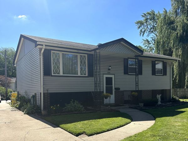1243 N Lafayette Court, Griffith, IN 46319