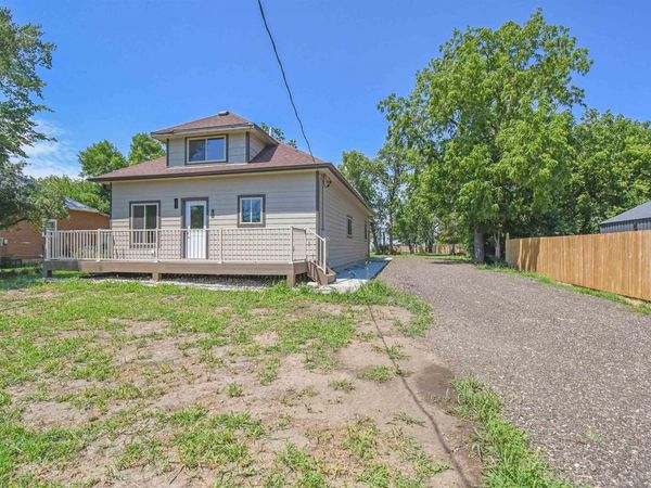 430 willow St, Canistota, SD 57012