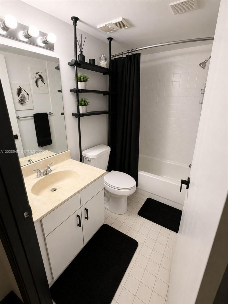 800 N Miami Ave , Unit E-305, Miami, FL 33136 Photo