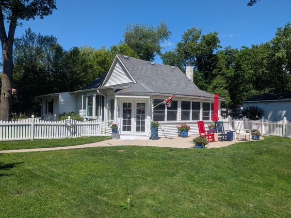 2432 North Shore Dr, Delavan, WI 53115