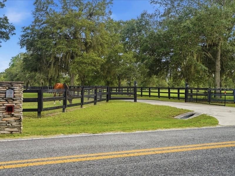 19950 SW 5th Place, Dunnellon, FL 34431 Photo