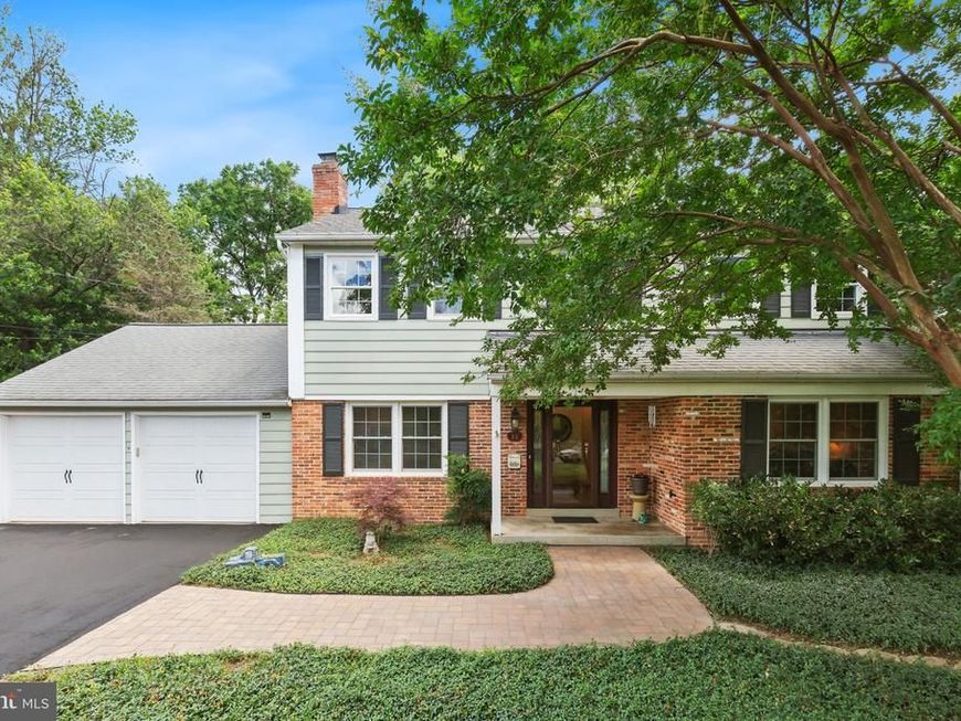 38 Orchard Way N, Potomac, MD 20854 Main Photo