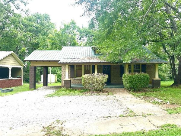 507 Moss Hill Dr., New Albany, MS 38652