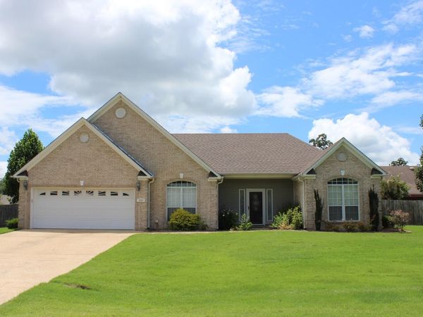 1505 Moss Hill Dr., New Albany, MS 38652