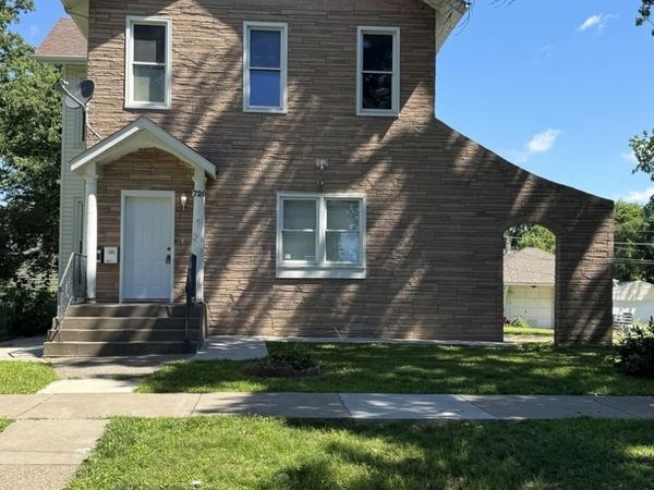 720 E 14th Street , Unit 1, Davenport, IA 52803