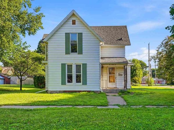 632 E Jefferson St., Washington, IA 52353