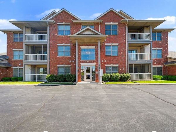 20345 S Rainford Drive, Unit 1C, Frankfort, IL 60423
