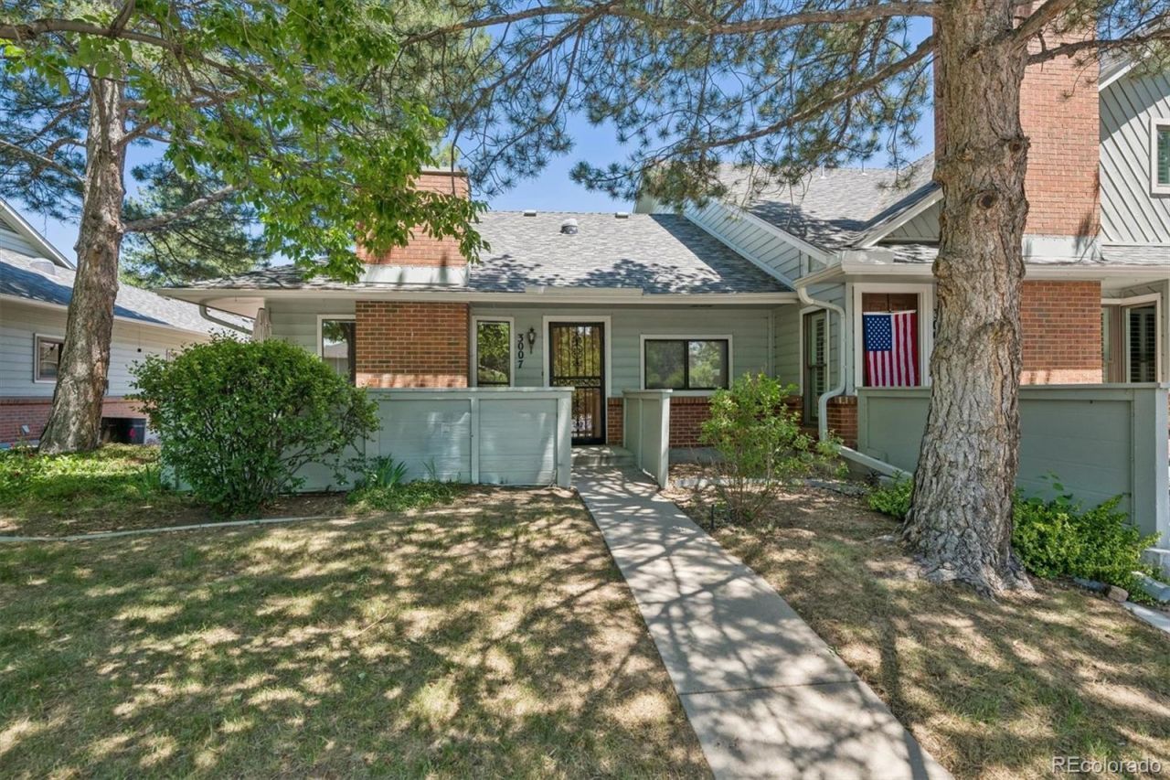 3007 E Long Circle S, Littleton, CO 80122 Main Photo