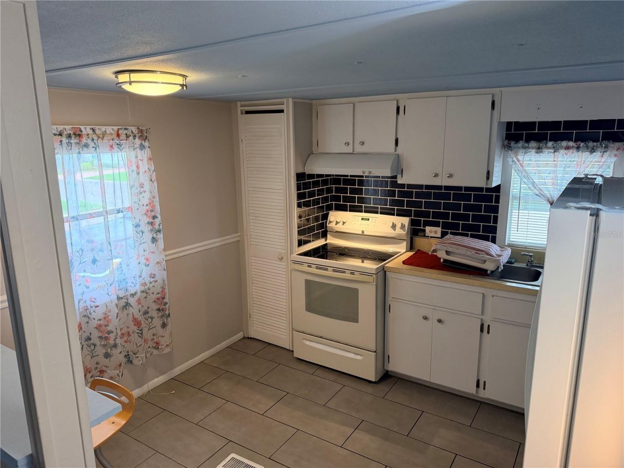 208 50th Avenue Drive E, Bradenton, FL 34203 Photo