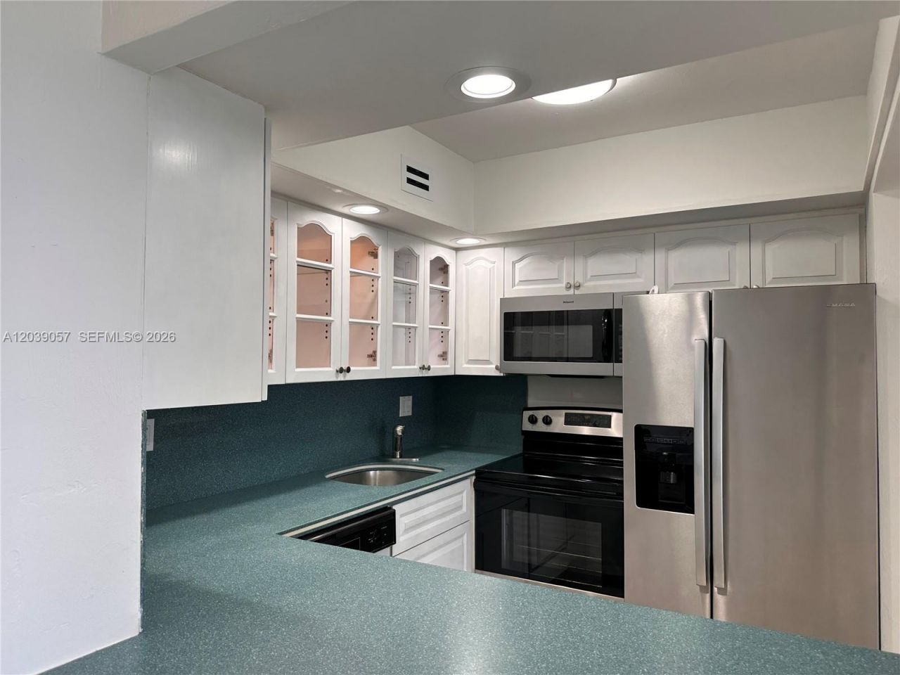 2715 Tigertail Ave , Unit 506, Miami, FL 33133 Photo