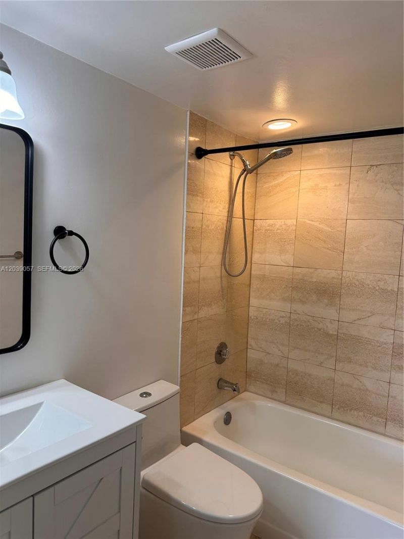 2715 Tigertail Ave , Unit 506, Miami, FL 33133 Photo