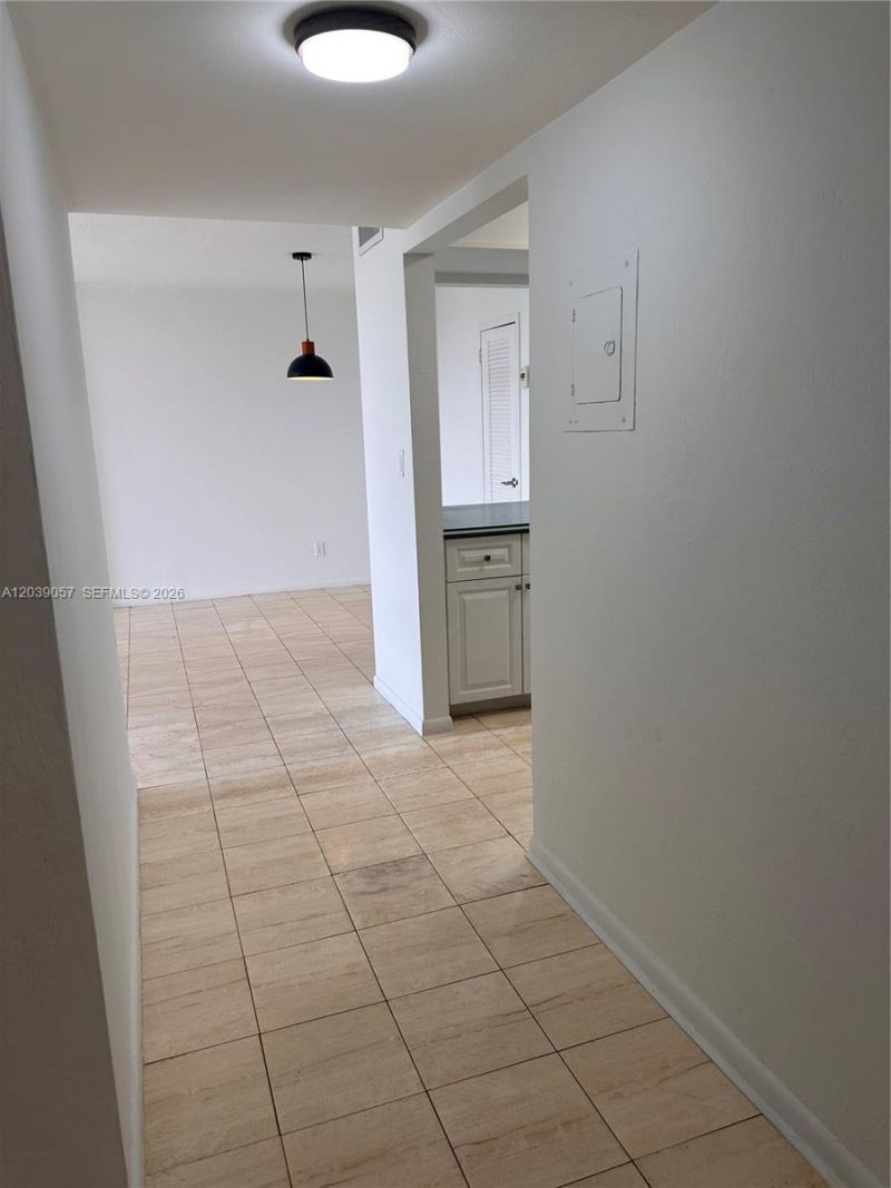 2715 Tigertail Ave , Unit 506, Miami, FL 33133 Photo