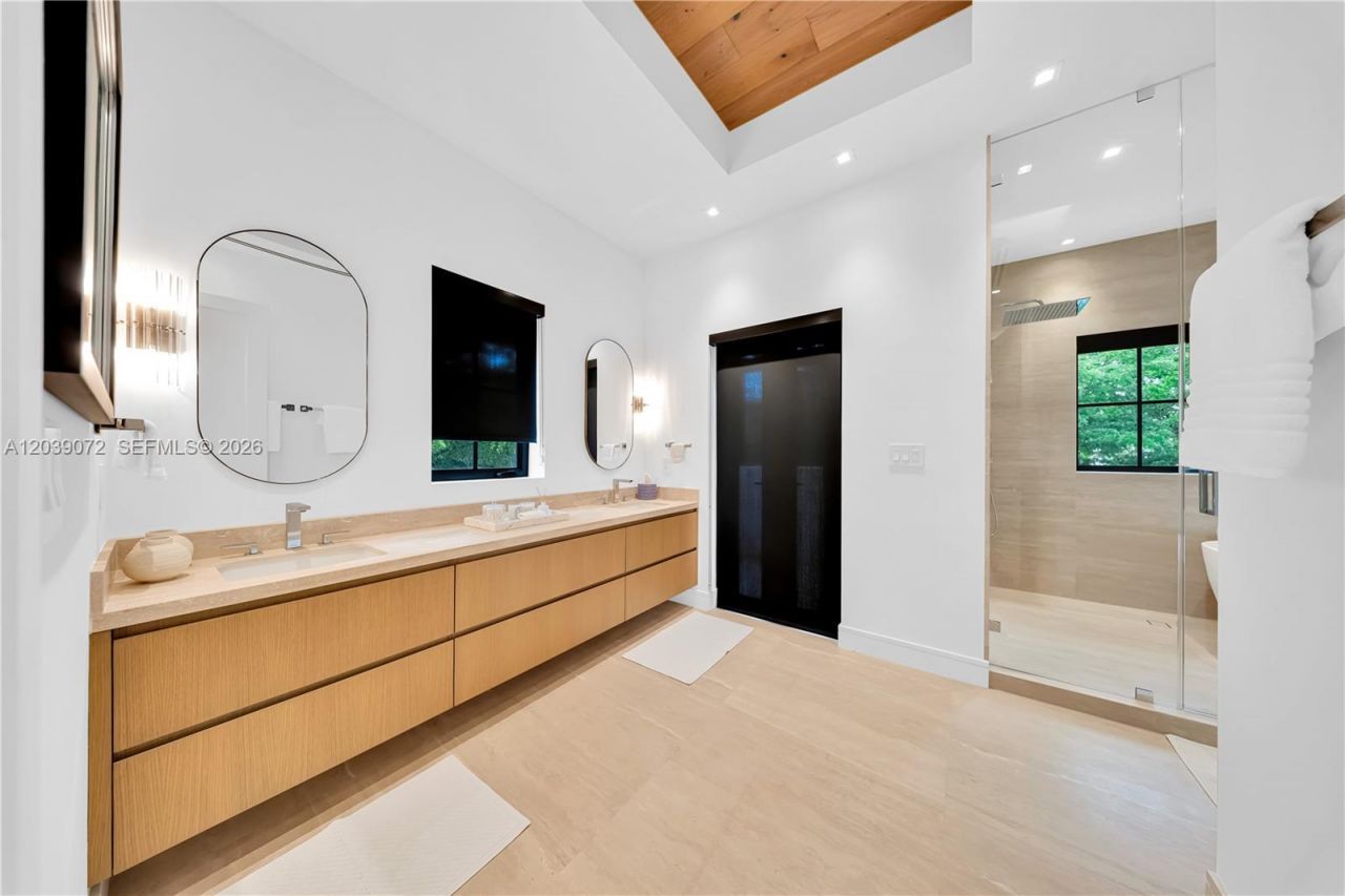 5111 Alhambra Cir , Coral Gables, FL 33146 Photo