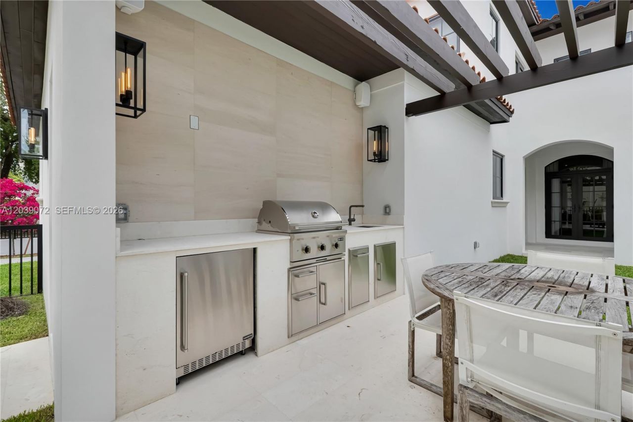 5111 Alhambra Cir , Coral Gables, FL 33146 Photo