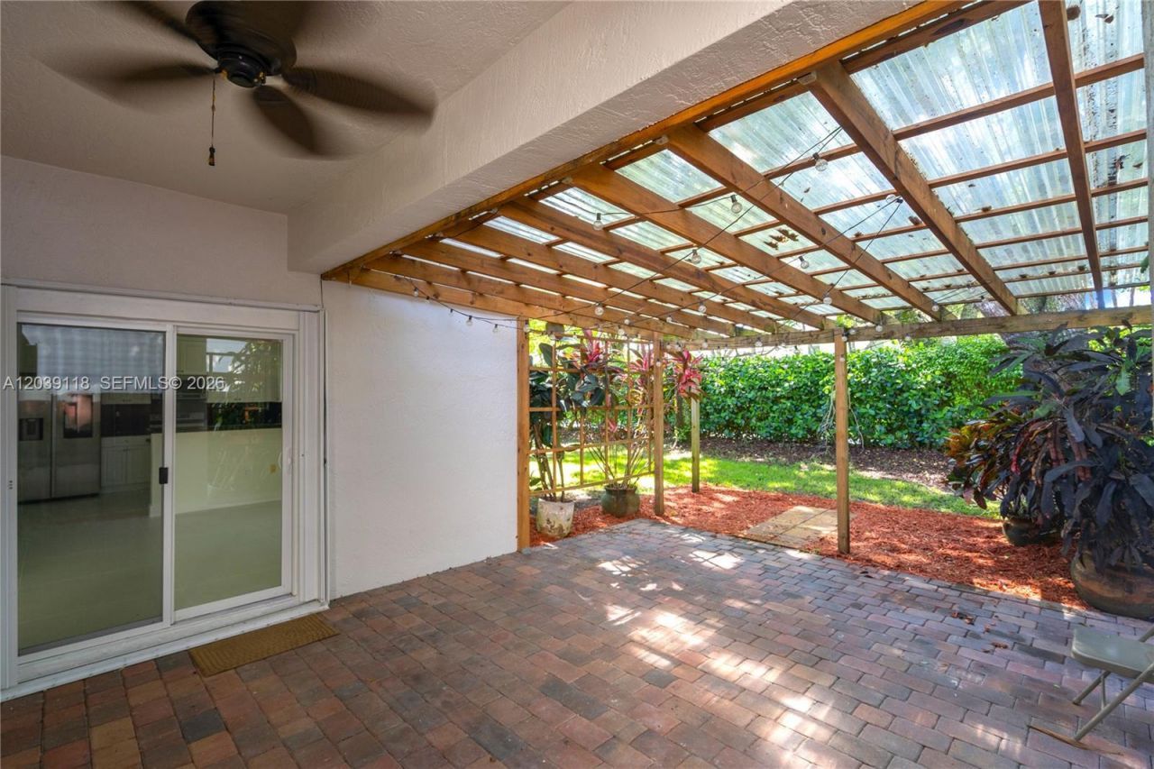 7482 NW 21st Ct, Pembroke Pines, FL 33024 Photo