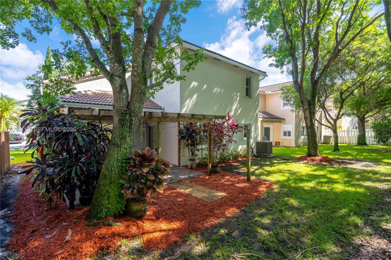 7482 NW 21st Ct, Pembroke Pines, FL 33024 Photo