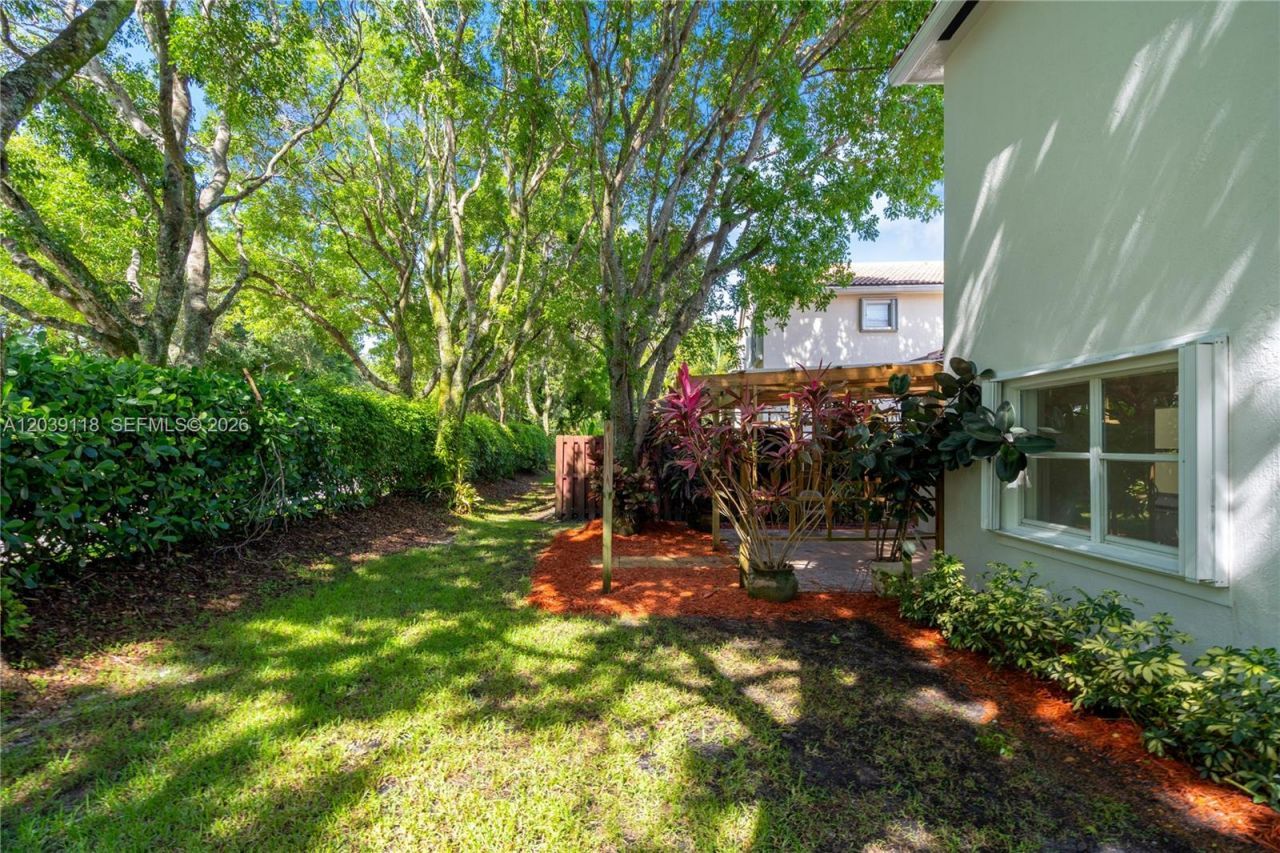 7482 NW 21st Ct, Pembroke Pines, FL 33024 Photo