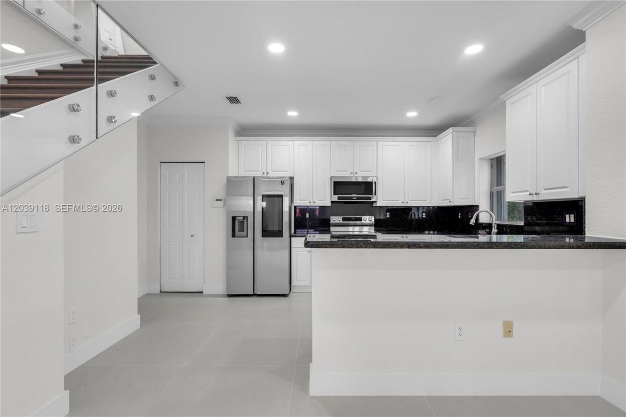 7482 NW 21st Ct, Pembroke Pines, FL 33024 Photo