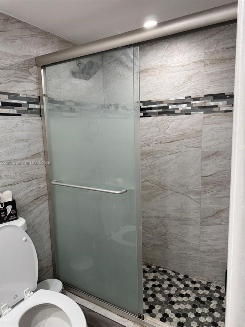900 NE 12th Ave, Unit 302, Hallandale Beach, FL 33009 Photo