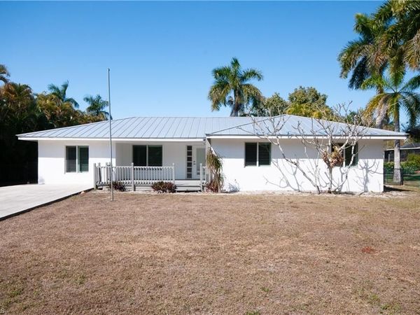 54 Liberty LN , NAPLES, FL 34112