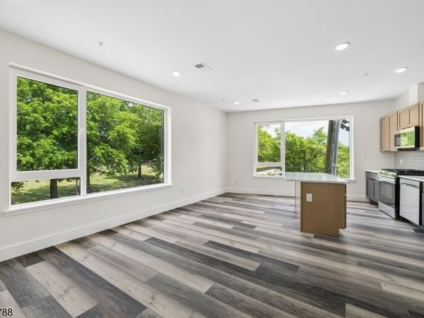 448 S Orange Ave, Unit 205, Newark, NJ 07103