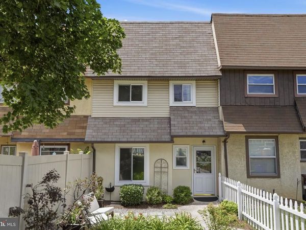 908 GREEN STREET , BRIDGEPORT, PA 19405