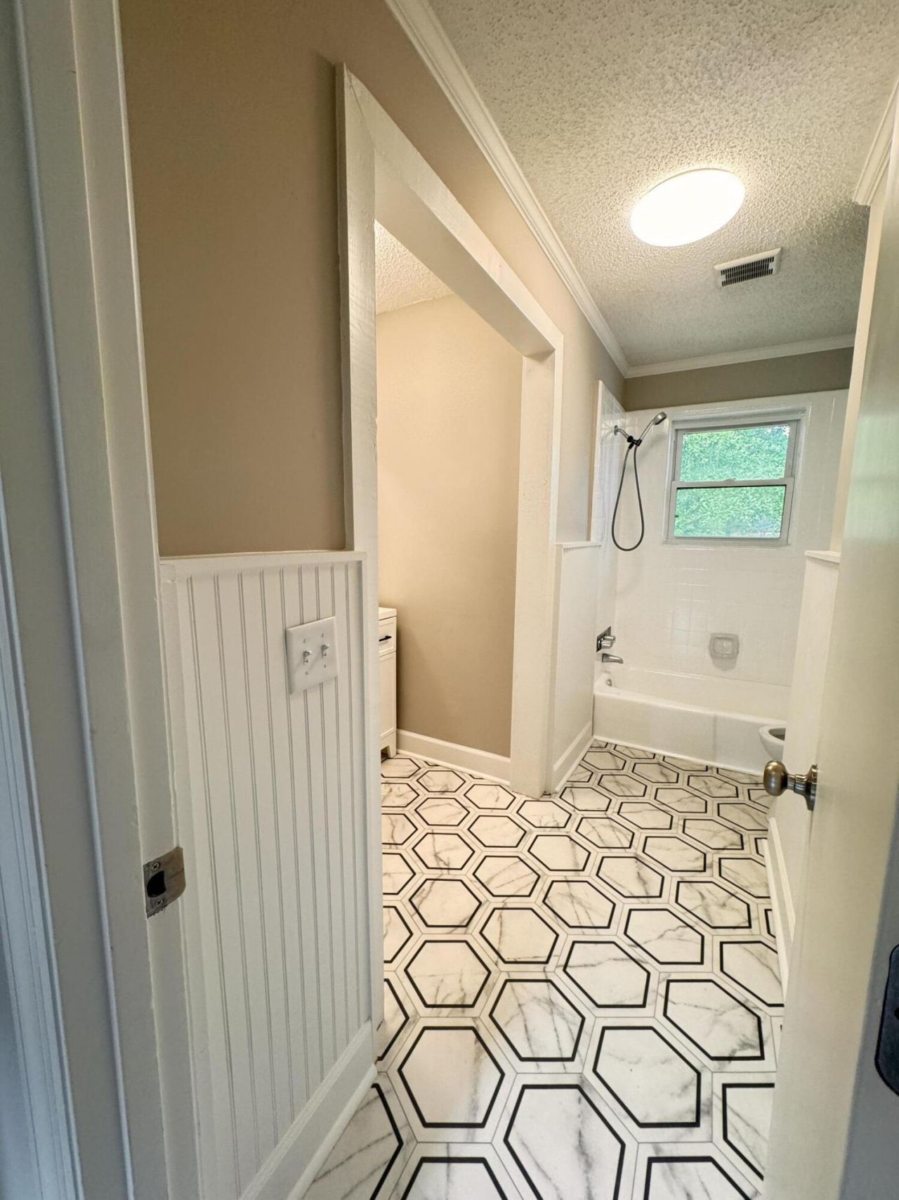 210 Grayson Street Photo 12