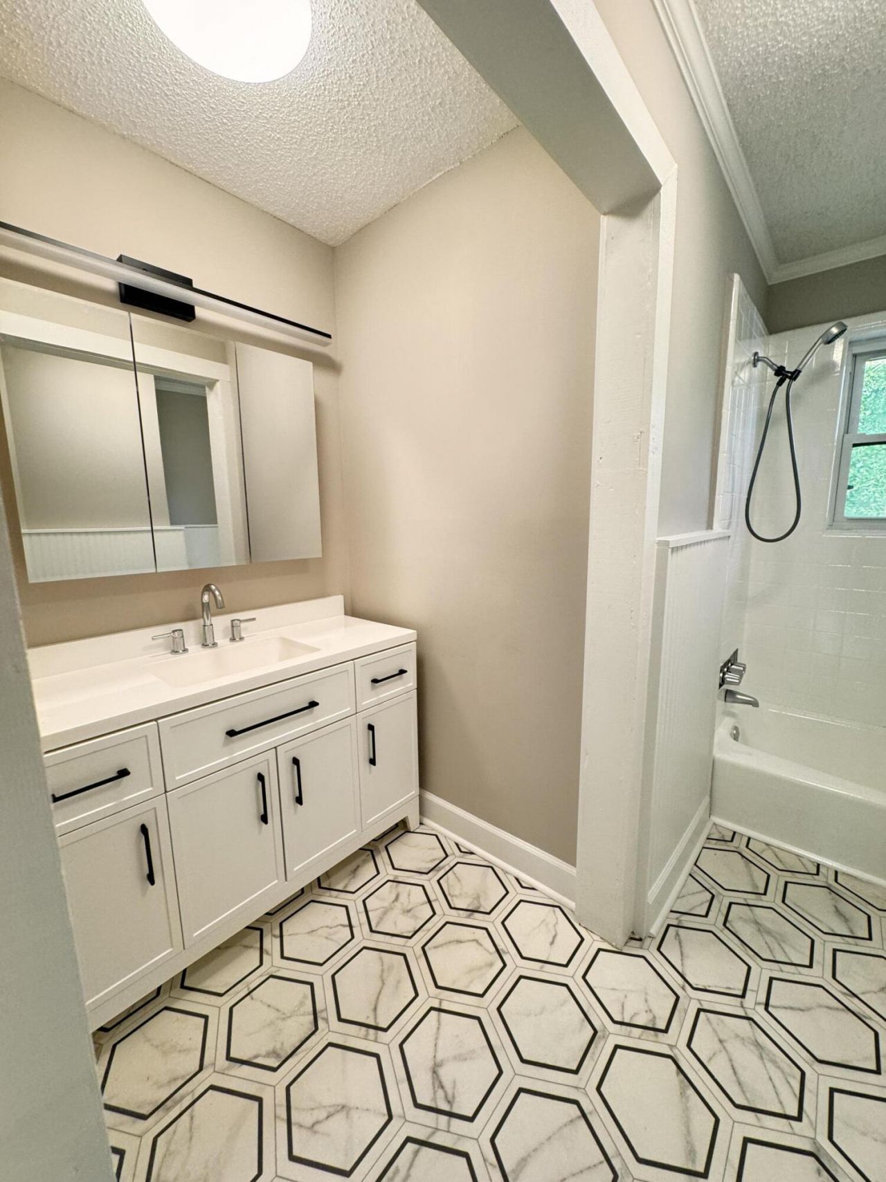 210 Grayson Street Photo 13