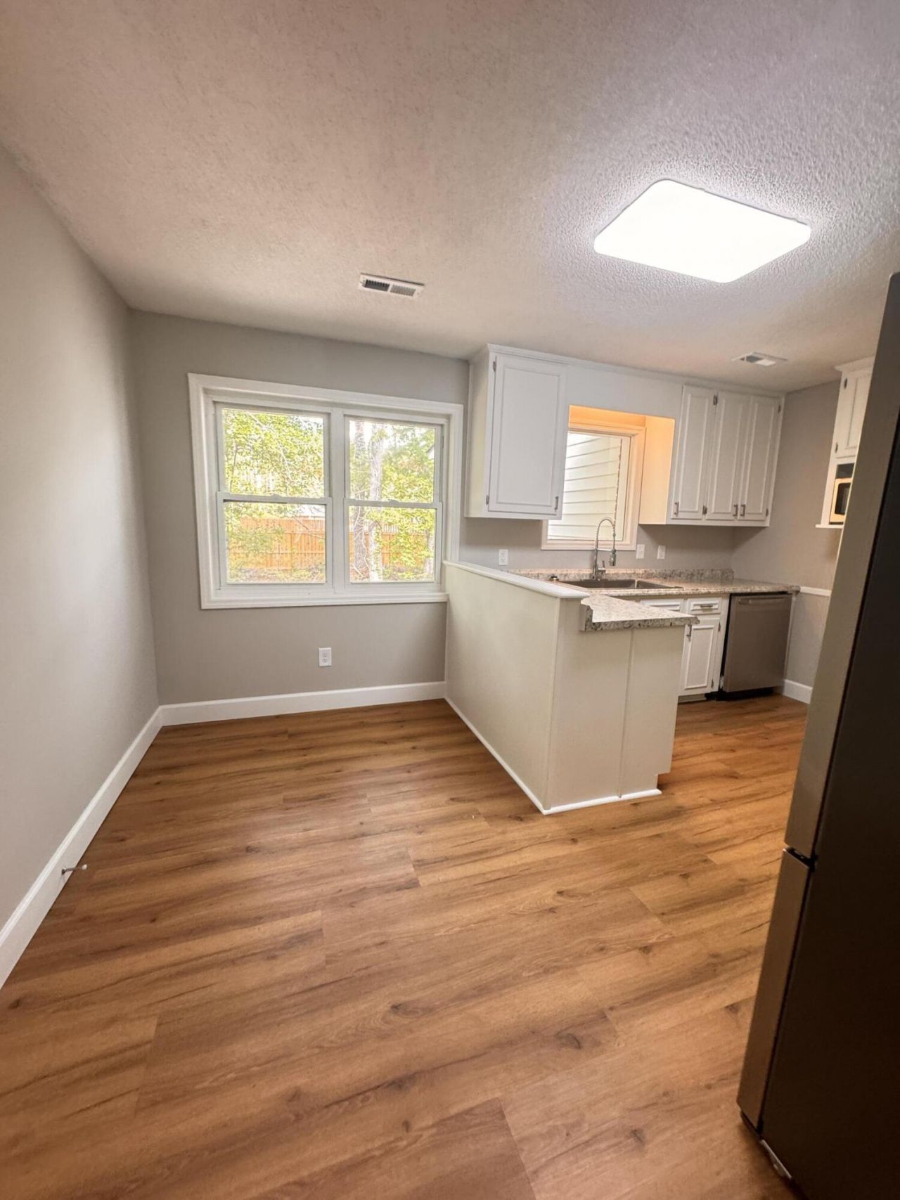 210 Grayson Street Photo 31