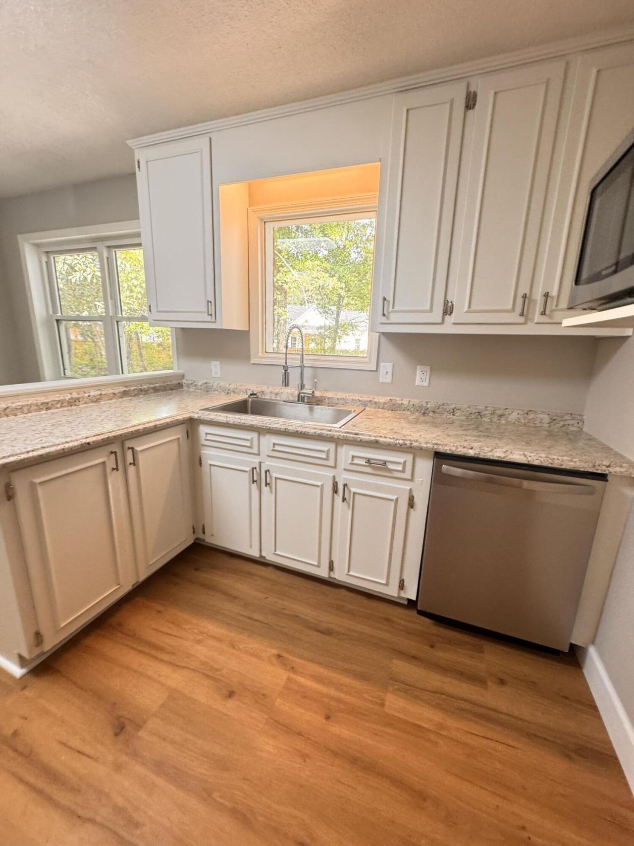 210 Grayson Street Photo 41